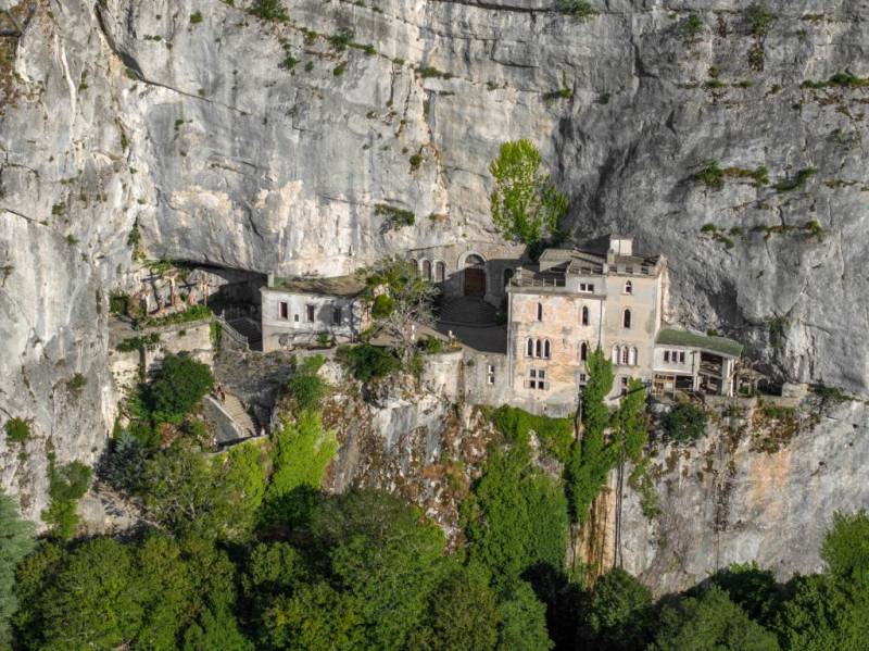 Sanctuaire vibratoire et haut lieu de ressourcement spirituel Ordre des Magdalas Sainte Baume Provence
