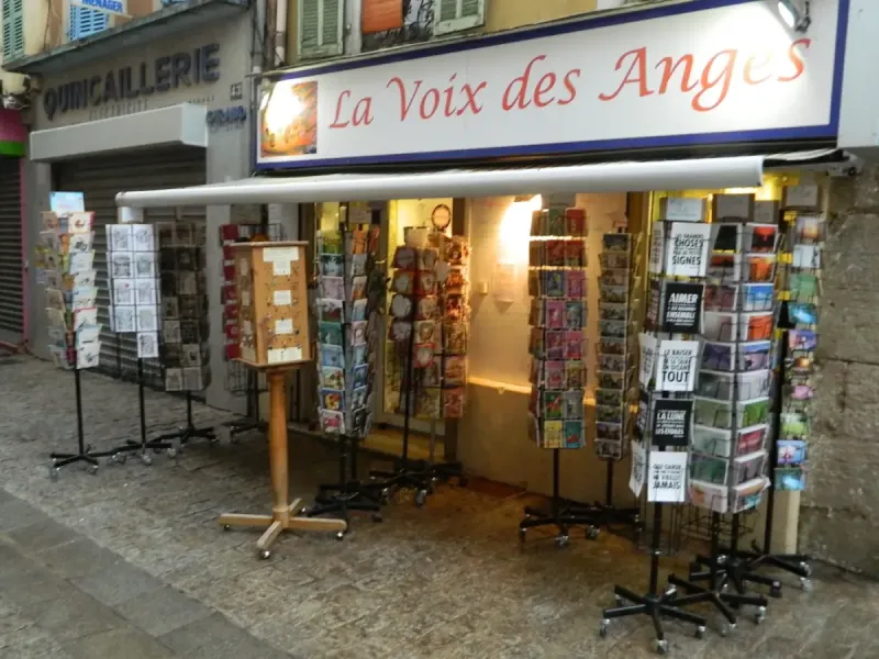 Boutique ésotérique à Saint Maximin la Sainte Baume, spécialisée dans les objets spirituels et la lithothérapie.